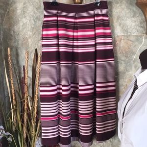 Stunning striped skirt🌹